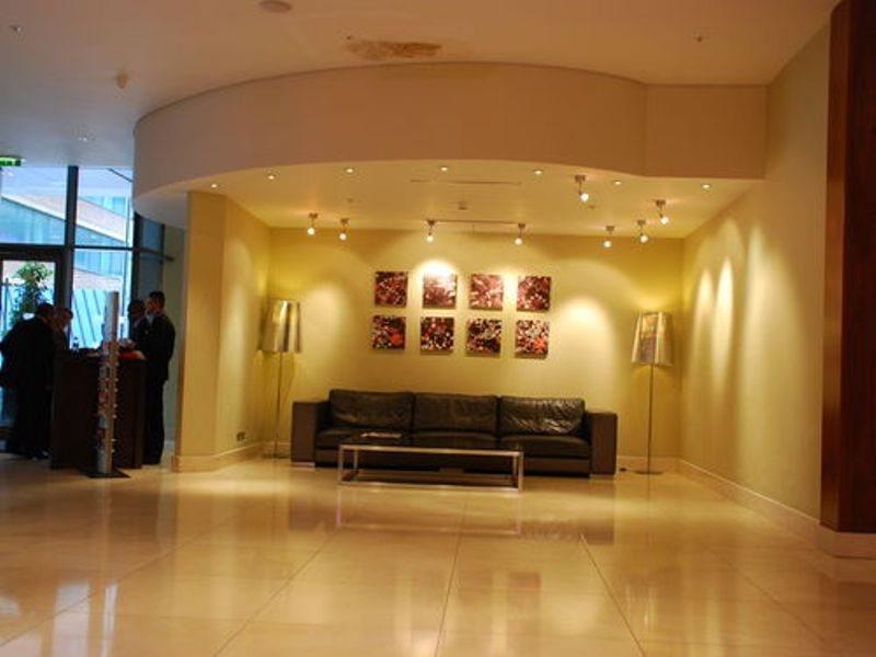 Plaza On The River 런던 외부 사진 The lobby of the hotel