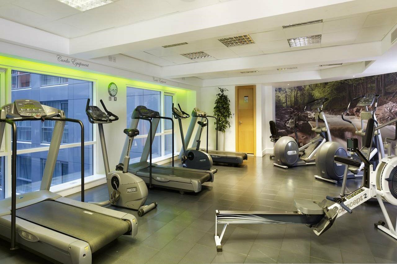 Plaza On The River 런던 외부 사진 The gym at the 100 North Main Street location