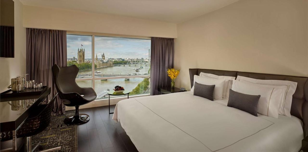 Plaza On The River 런던 외부 사진 A room at the hotel