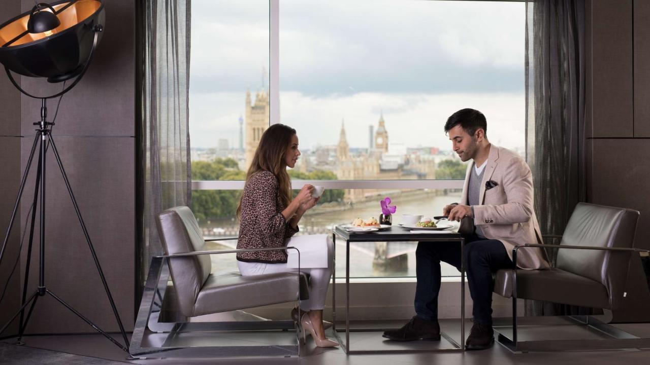 Plaza On The River 런던 외부 사진 The View at the Hilton London West End